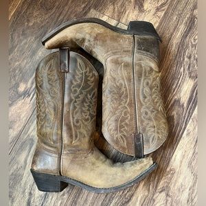 Laredo size 7 brown pointed toe boot